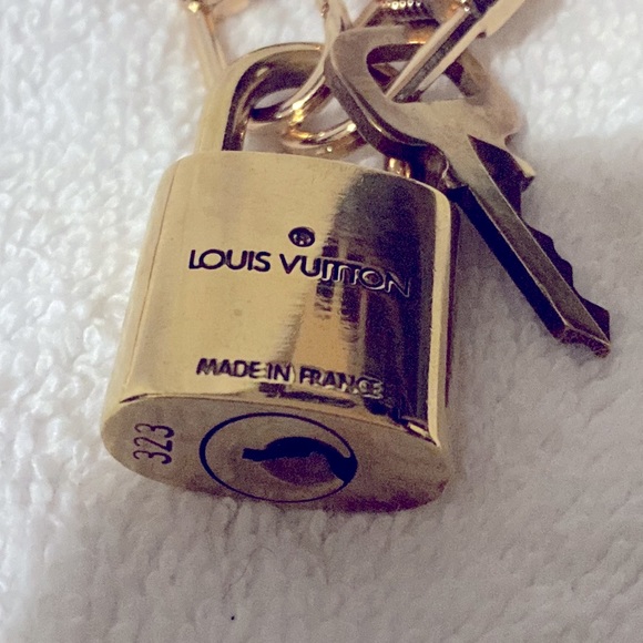 Louis Vuitton Lock and Key #323 Necklace - Picture 12 of 14